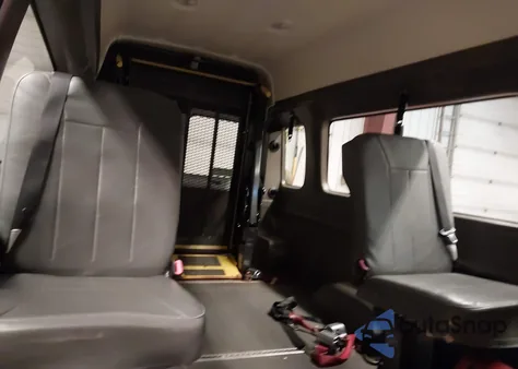 2013 Ford E-250 Commercial z USA, uszkodzony, nr VIN 1FTNS2EW4DDA63660